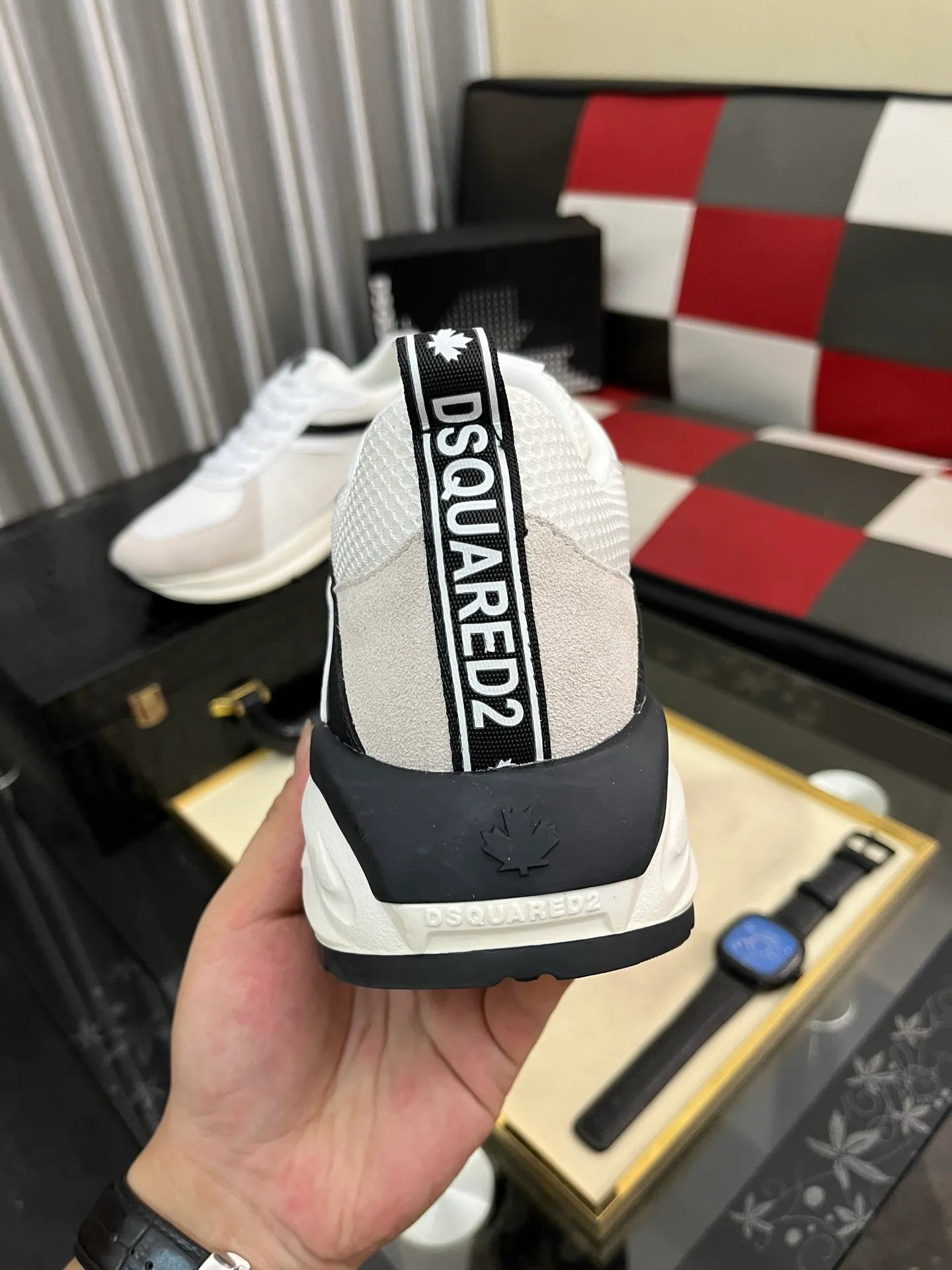 Men's shoes 💰480⌚️⌚️DG's latest popular casual shoes 🔥🔥, the tongue has the brand's iconic details, and the combination of silk cowhide and cow suede enhances the style. Fashionable and versatile, it can complement any look. Create an exquisite design with unique dynamic vitality and modern atmosphere, showing modern elegance. Size: 36-464️⃣colors available